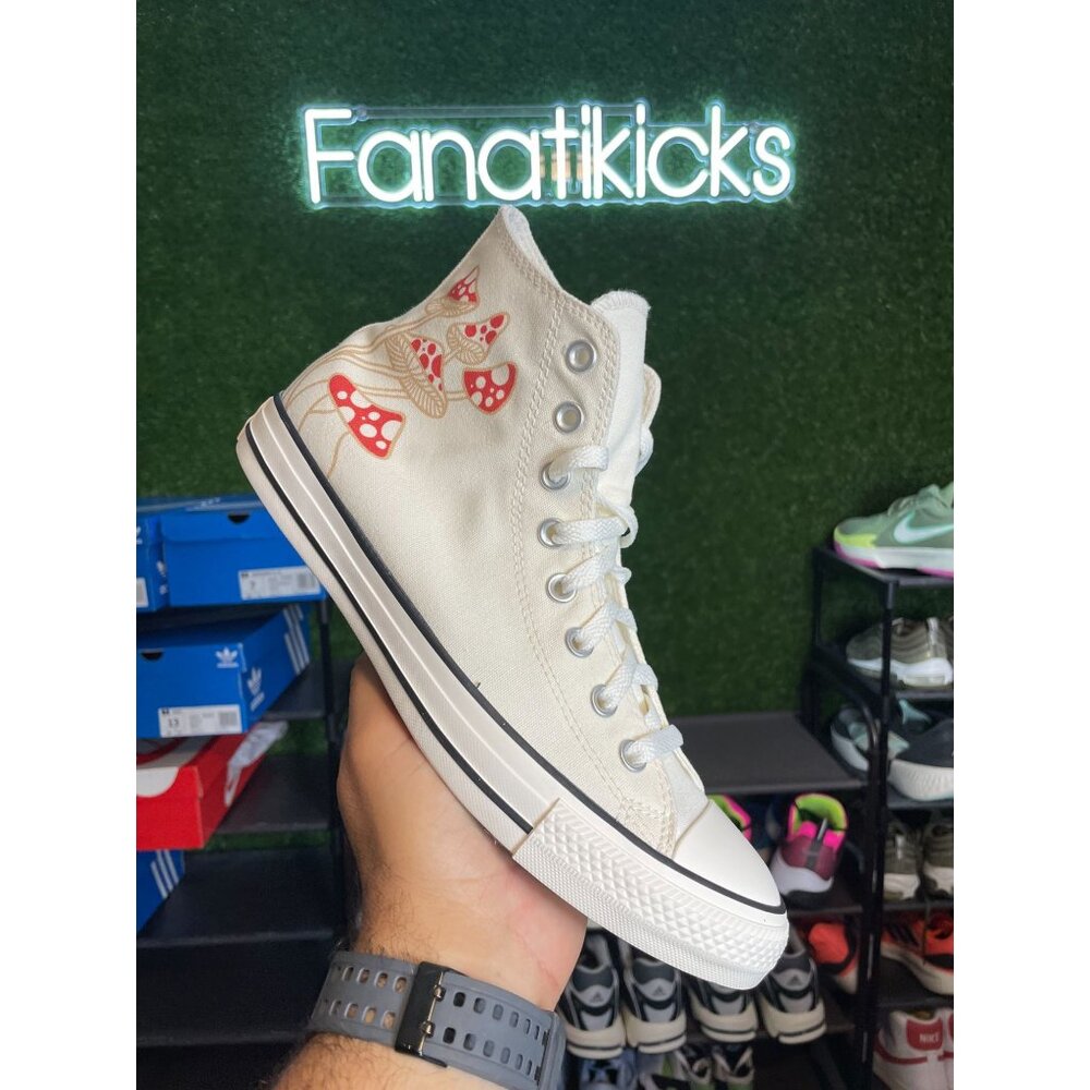 Converse Chuck Taylor All Star Mens Size 8.5 Shoes Beige Red Sneakers 152620C